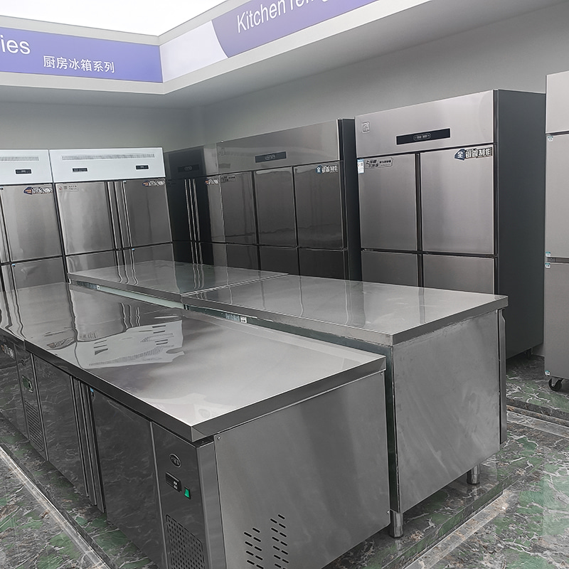 Dvojdverová kuchynská chladnička z nehrdzavejúcej ocele Dvojdverová kuchynská chladnička z nehrdzavejúcej ocele